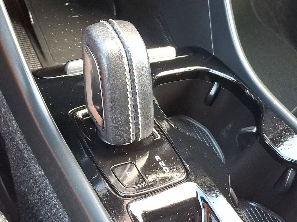 Thumbnail: 2021 Volvo XC40 - 12
