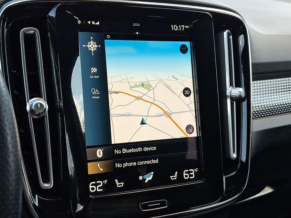 Thumbnail: 2021 Volvo XC40 - 11