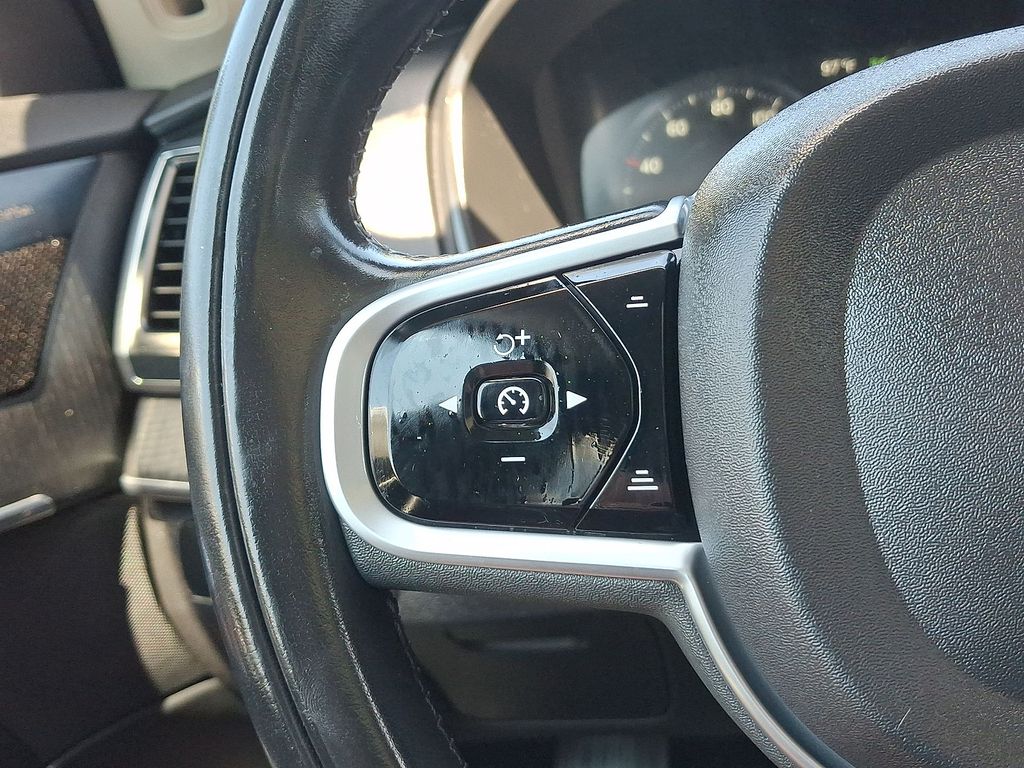 Thumbnail: 2020 Volvo XC90 - 20