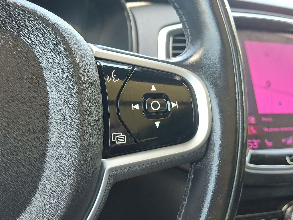 Thumbnail: 2020 Volvo XC90 - 21