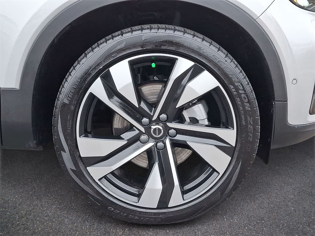 Thumbnail: 2023 Volvo XC40 - 7