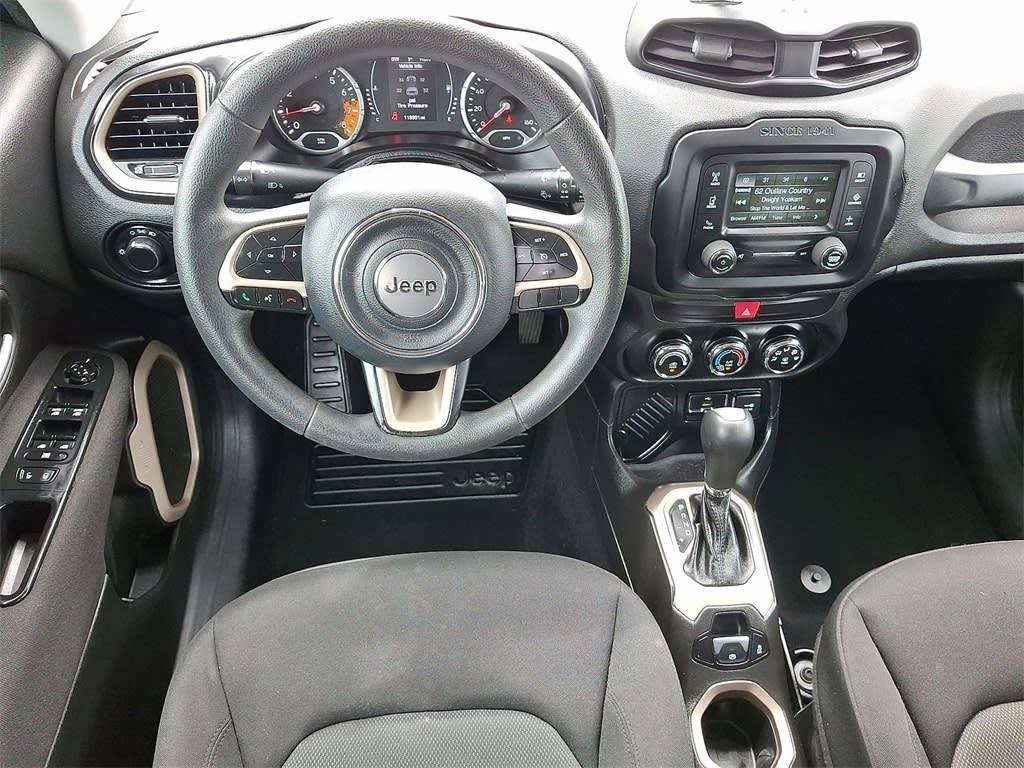 Thumbnail: 2016 Jeep Renegade - 8