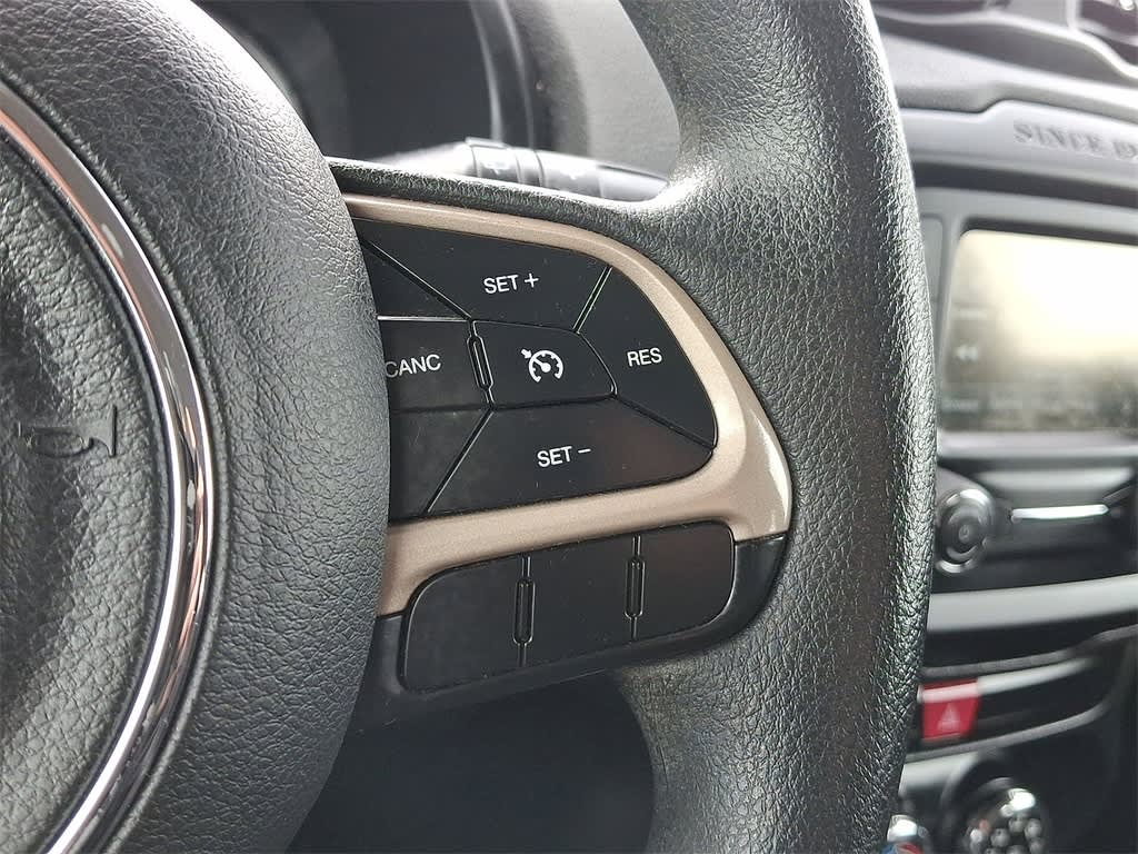 Thumbnail: 2016 Jeep Renegade - 22