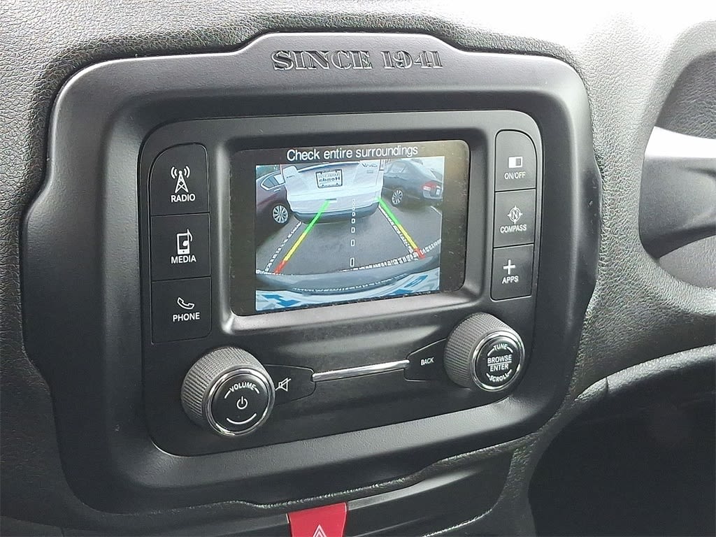 Thumbnail: 2016 Jeep Renegade - 20
