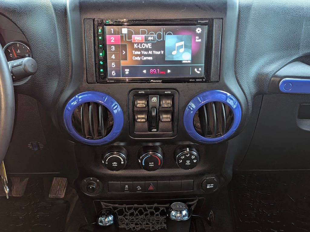 Thumbnail: 2016 Jeep Wrangler - 13