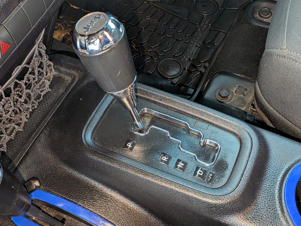 Thumbnail: 2016 Jeep Wrangler - 14