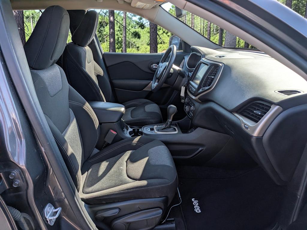 Thumbnail: 2018 Jeep Cherokee - 12