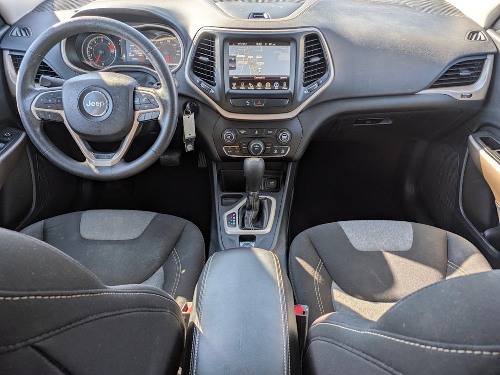Thumbnail: 2018 Jeep Cherokee - 10