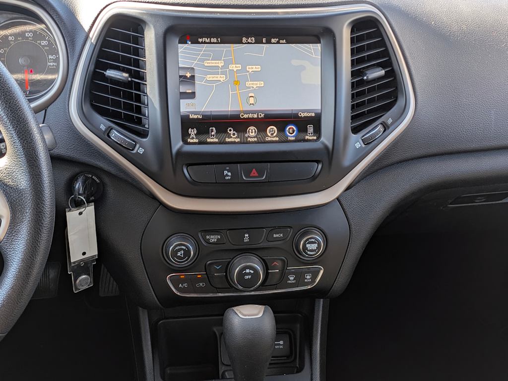 Thumbnail: 2018 Jeep Cherokee - 15