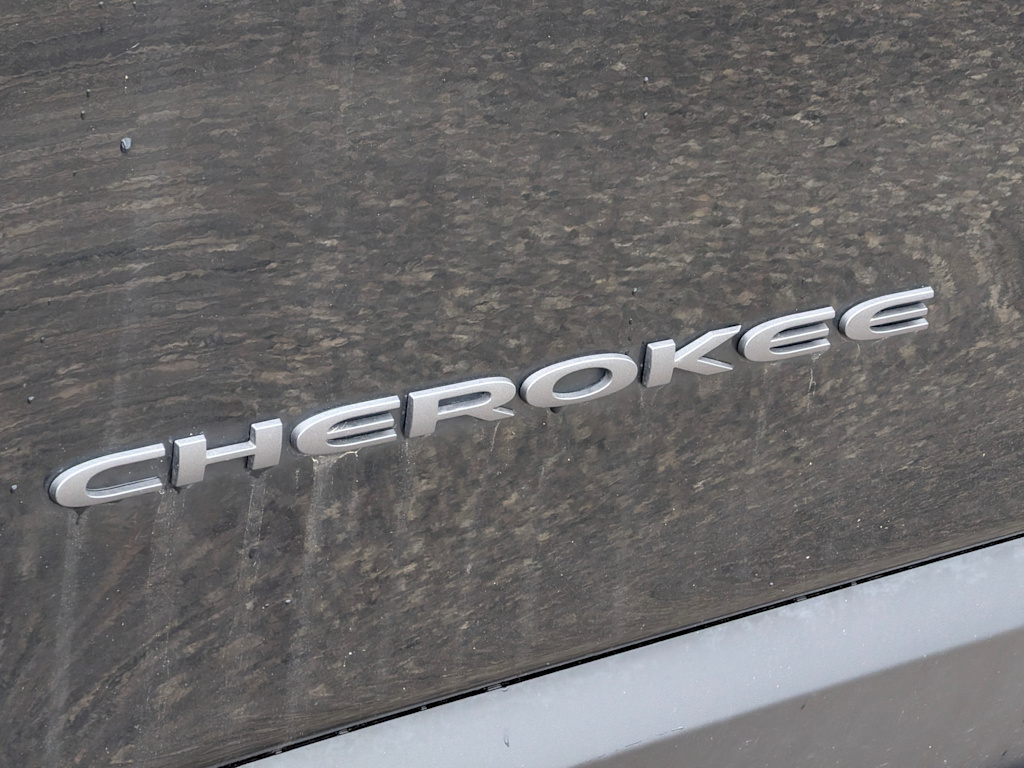 Thumbnail: 2022 Jeep Cherokee - 7
