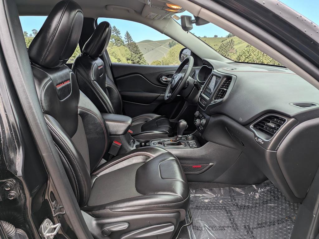 Thumbnail: 2022 Jeep Cherokee - 12