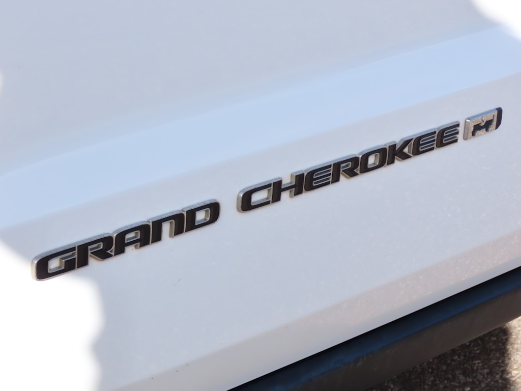 Thumbnail: 2022 Jeep Grand Cherokee - 23