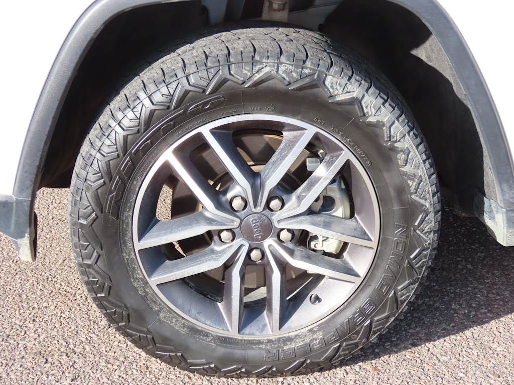 Thumbnail: 2022 Jeep Grand Cherokee - 8