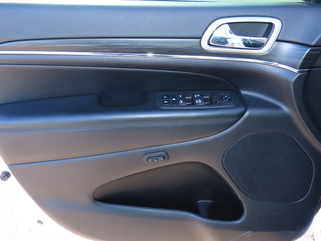 Thumbnail: 2022 Jeep Grand Cherokee - 25