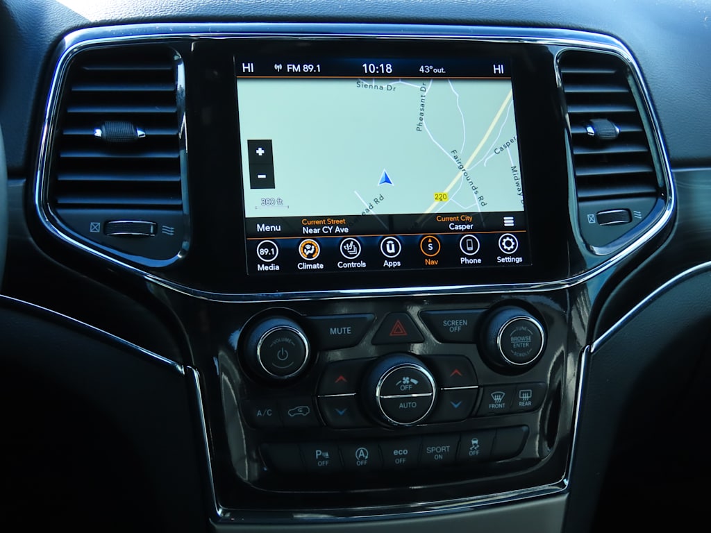 Thumbnail: 2022 Jeep Grand Cherokee - 14