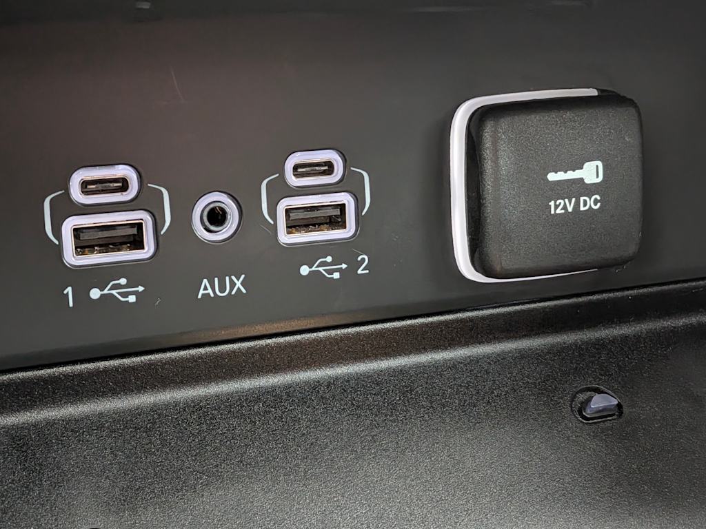 Thumbnail: 2023 Jeep Grand Cherokee - 16