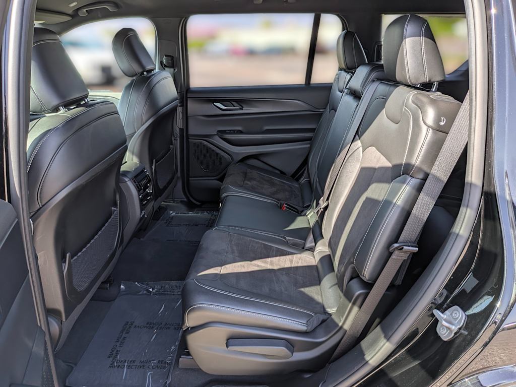 Thumbnail: 2024 Jeep Grand Cherokee L - 30