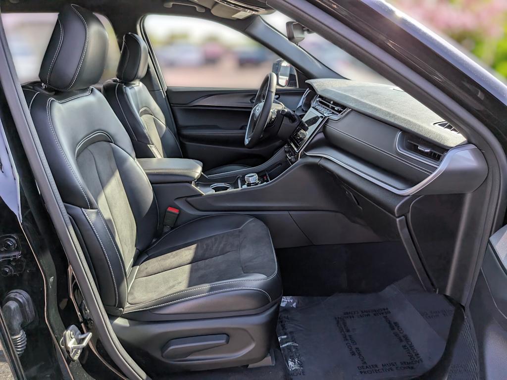 Thumbnail: 2024 Jeep Grand Cherokee L - 13