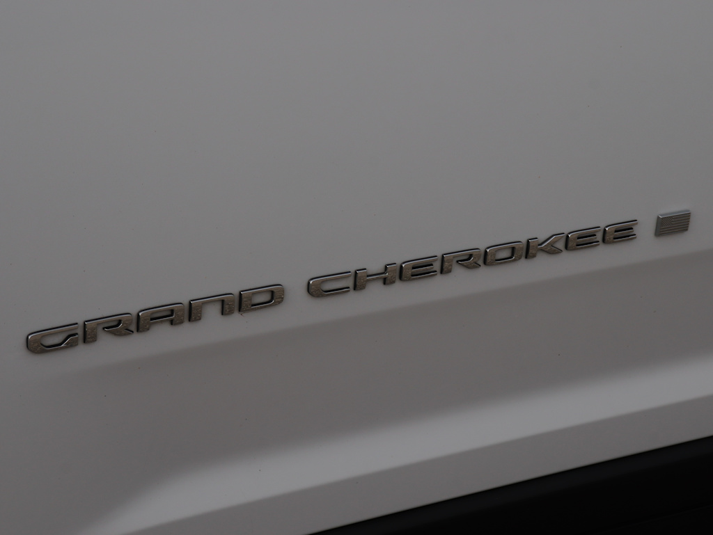Thumbnail: 2023 Jeep Grand Cherokee L - 24