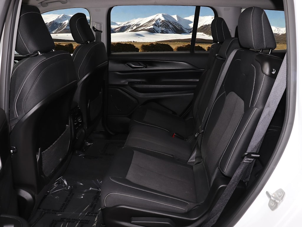 Thumbnail: 2023 Jeep Grand Cherokee L - 13