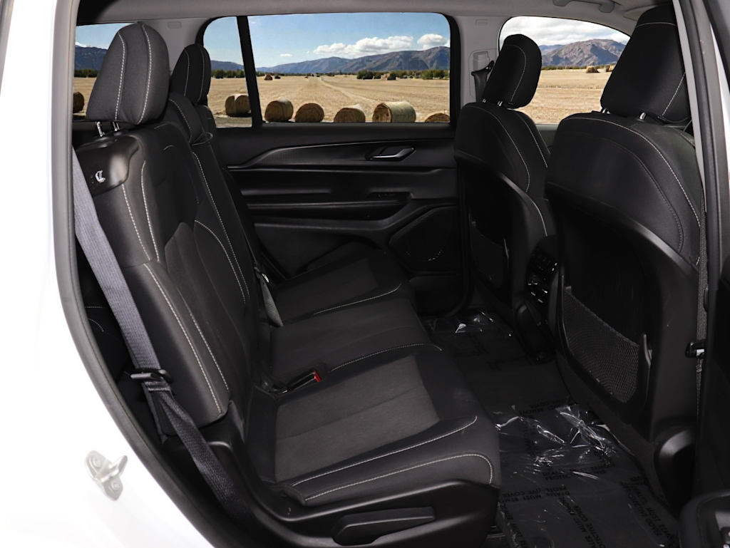 Thumbnail: 2023 Jeep Grand Cherokee L - 33