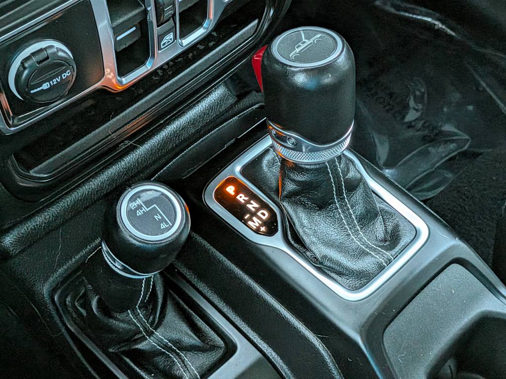Thumbnail: 2023 Jeep Gladiator - 16