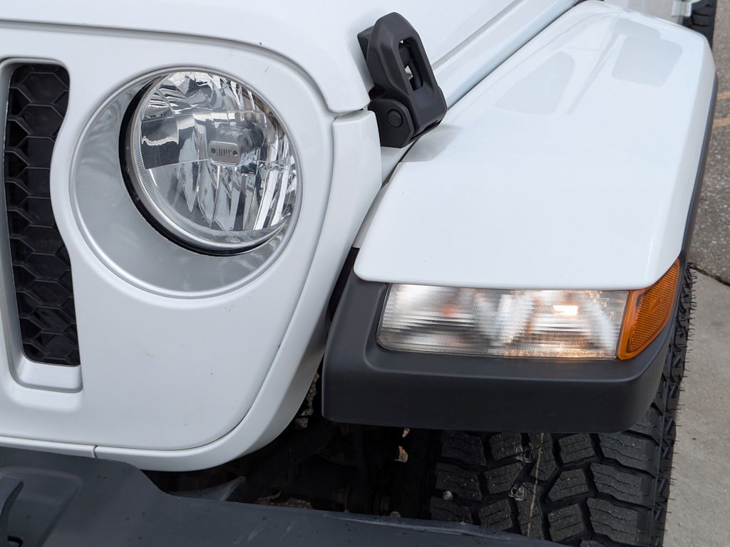 2023 Jeep Gladiator Overland 26