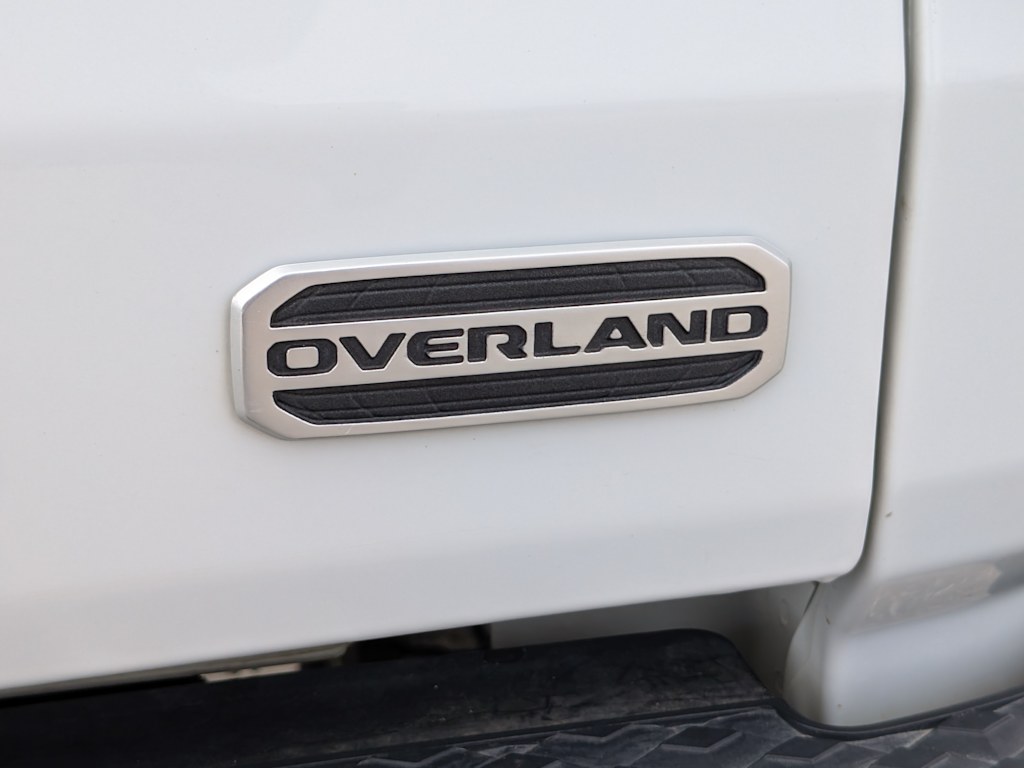 2023 Jeep Gladiator Overland 29