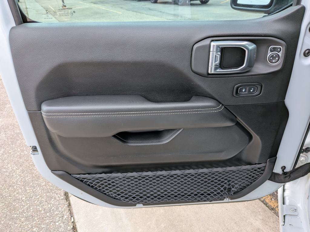 2023 Jeep Gladiator Overland 33