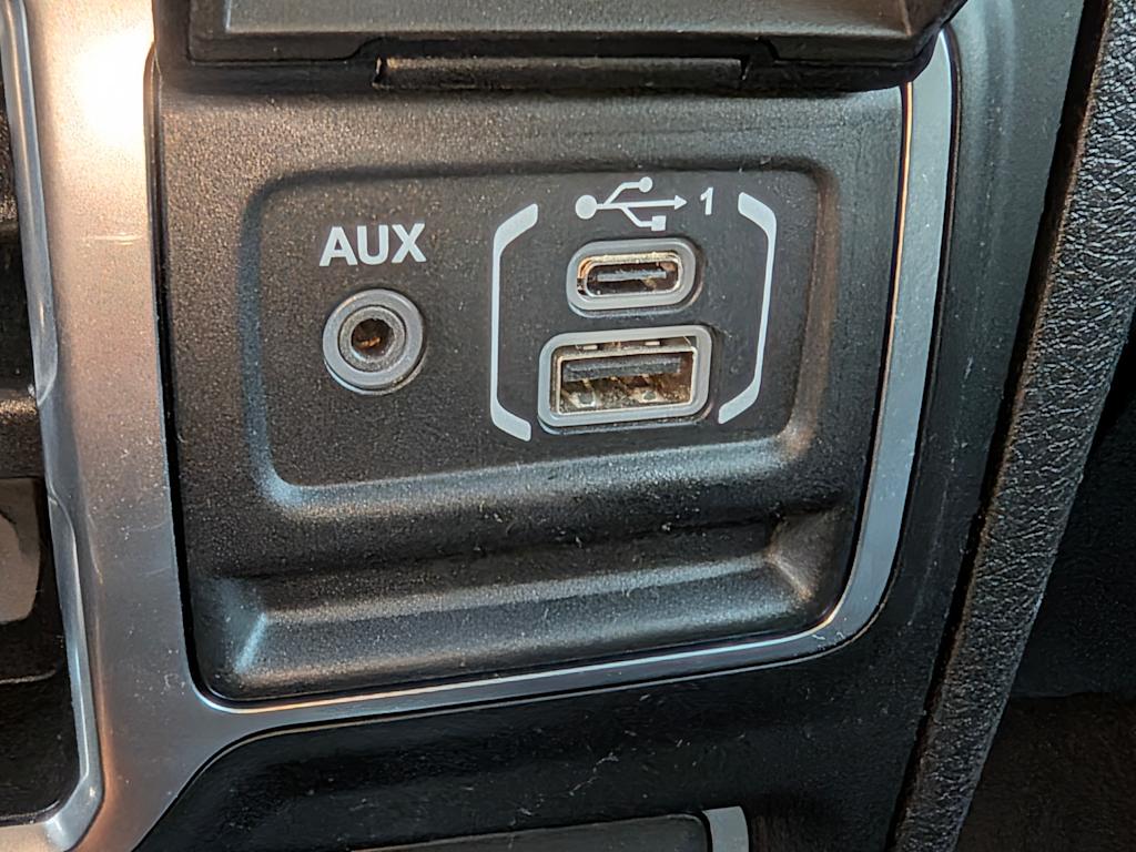 Thumbnail: 2024 Jeep Gladiator - 28