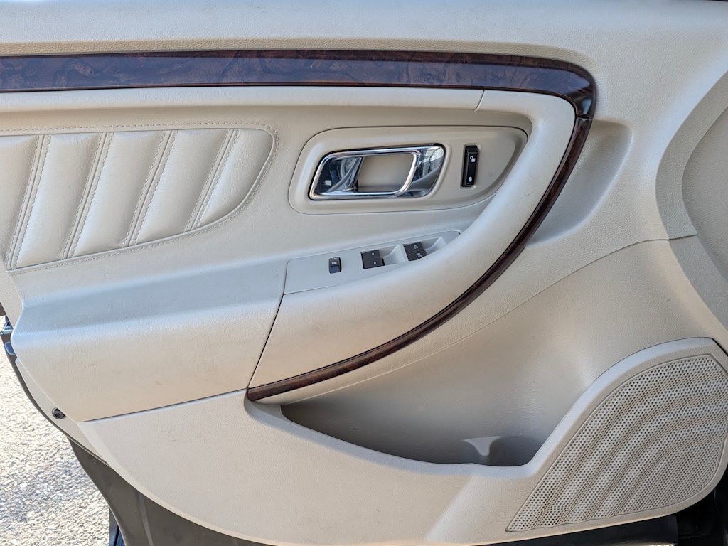 Thumbnail: 2012 Ford Taurus - 25
