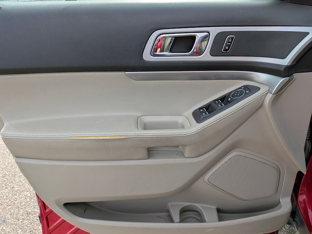 Thumbnail: 2012 Ford Explorer - 24