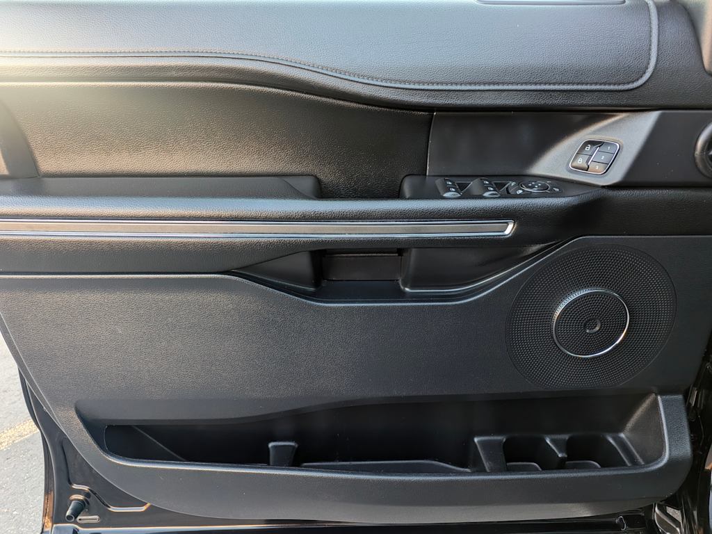 Thumbnail: 2021 Ford Expedition - 25