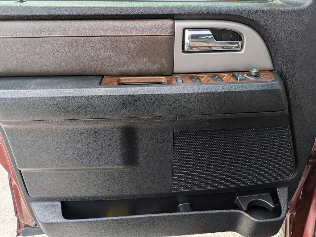 Thumbnail: 2015 Ford Expedition - 24