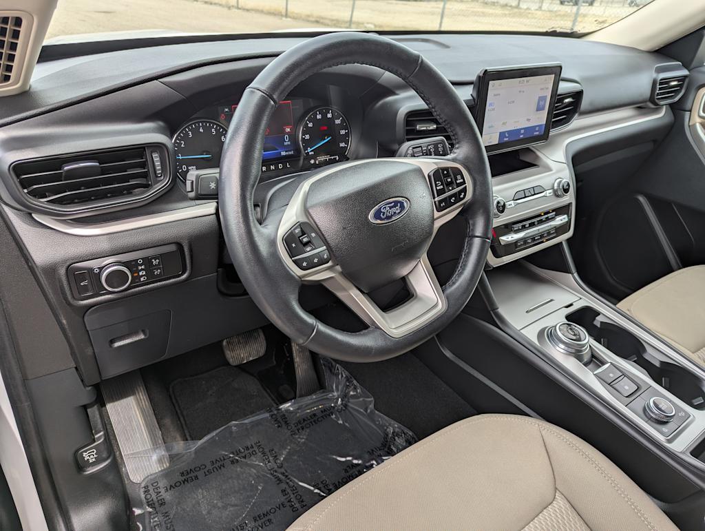 2023 Ford Explorer XLT 2