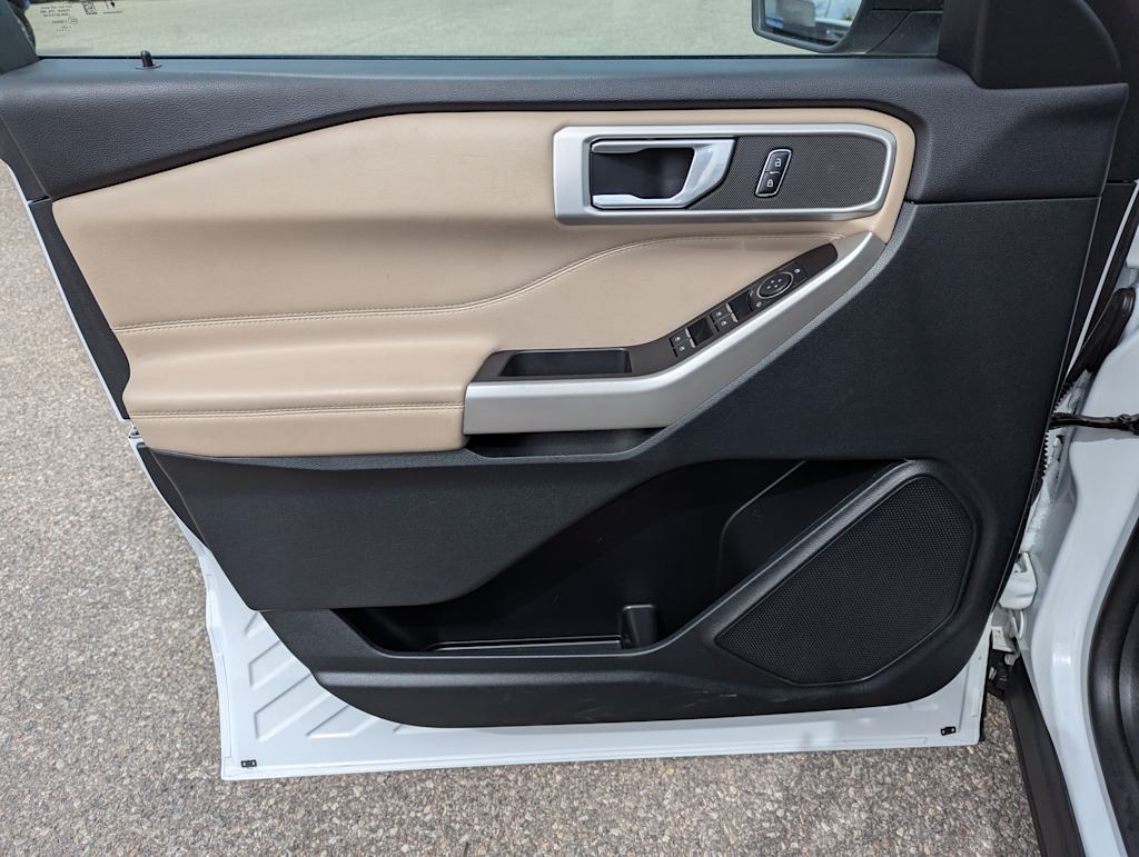 2023 Ford Explorer XLT 32