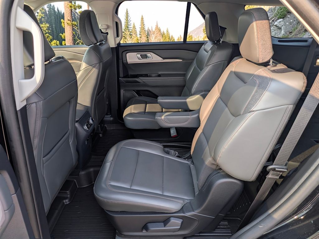 2025 Ford Explorer Active - Photo 13