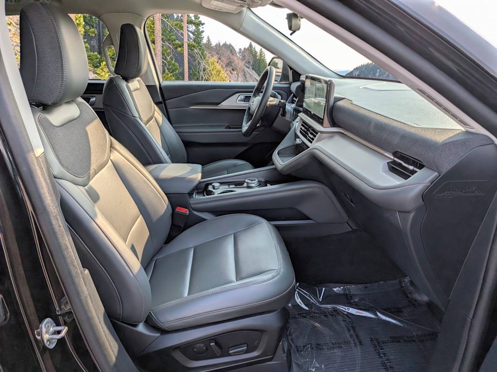 2025 Ford Explorer Active - Photo 12