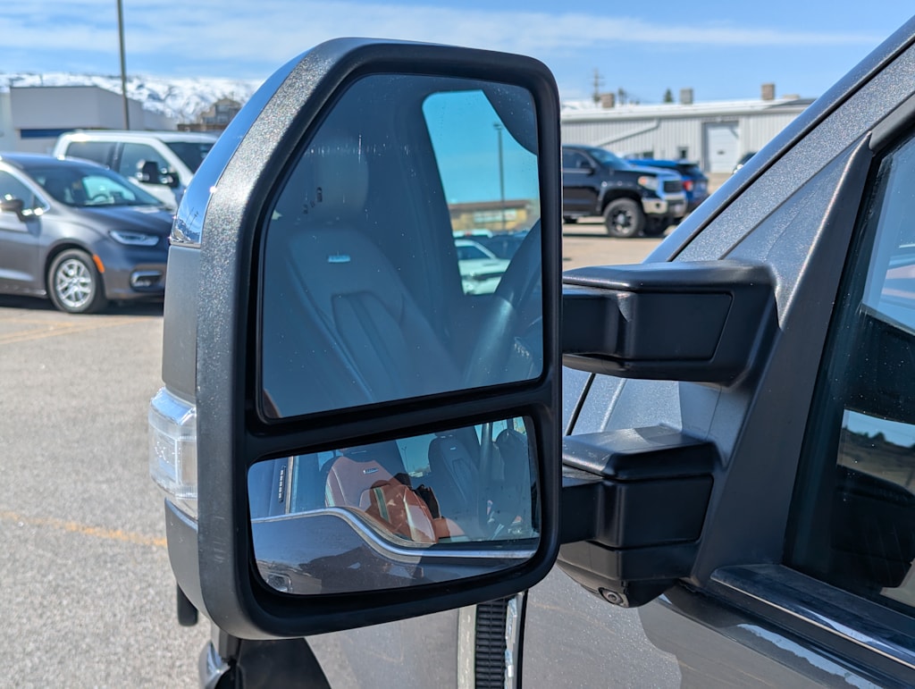 2020 Ford F-350 Platinum 32