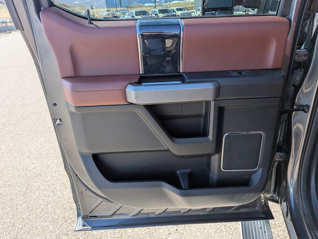 2020 Ford F-350 Platinum 38