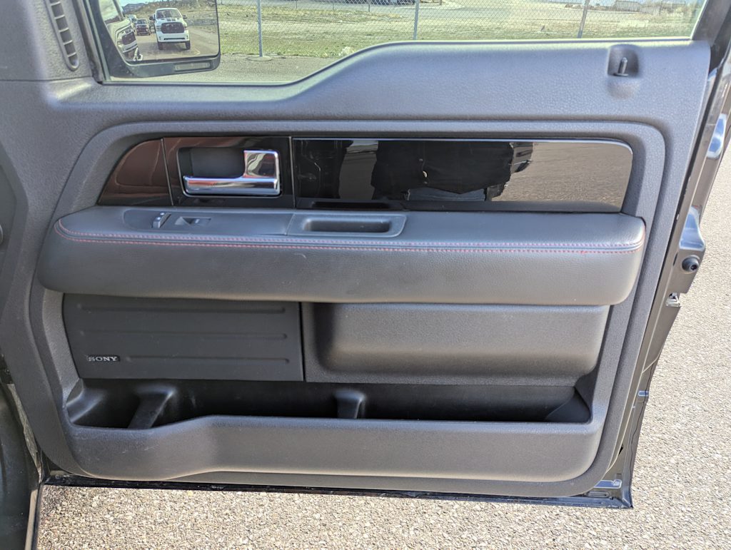 2013 Ford F-150 Limited 34