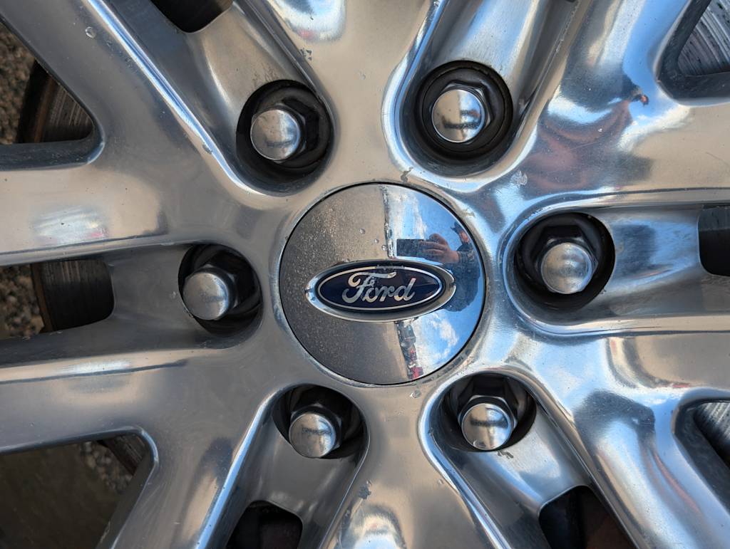 2013 Ford F-150 Limited 29