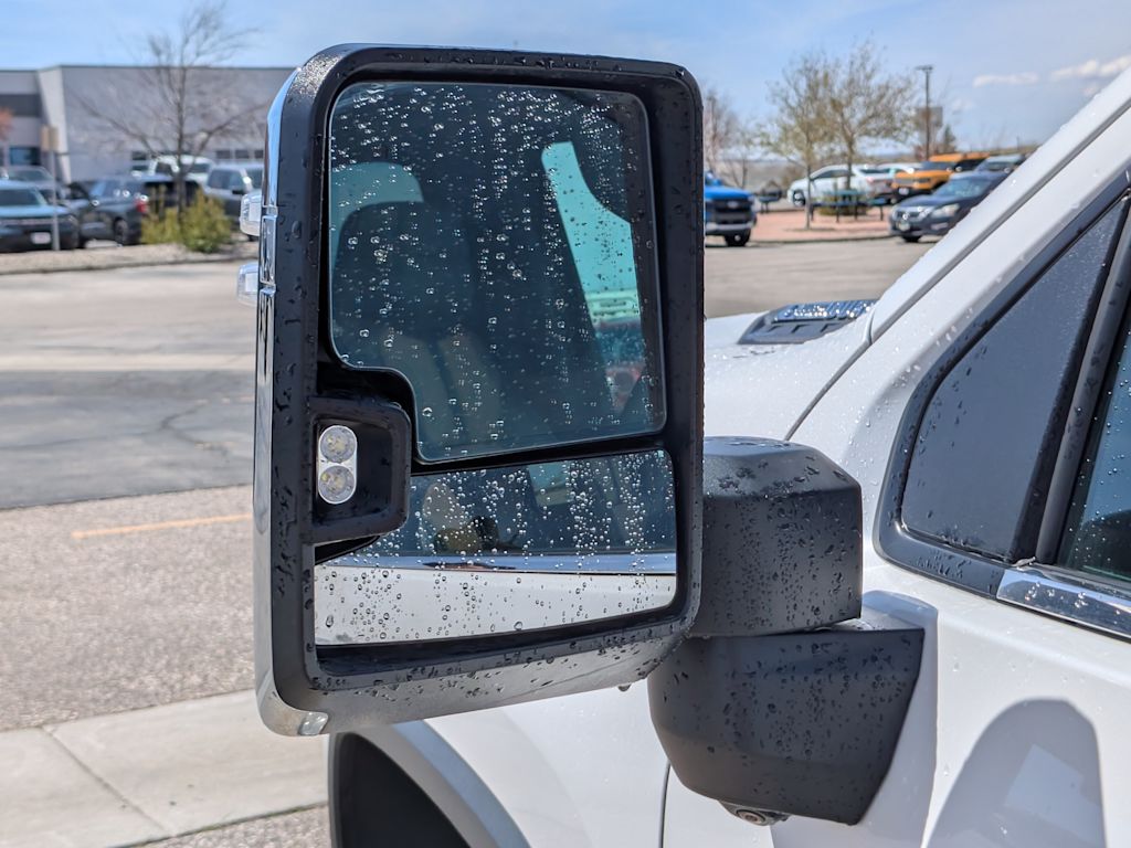 2022 Chevrolet Silverado 3500 High Country 32