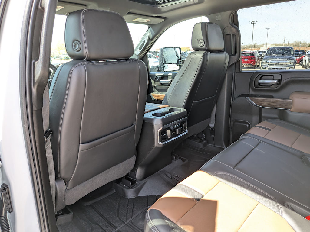 2022 Chevrolet Silverado 3500 High Country 13