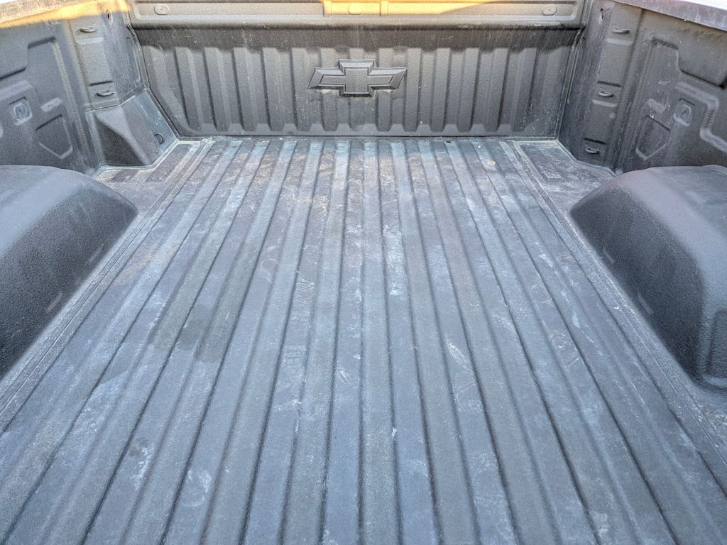 Thumbnail: 2021 Chevrolet Silverado 1500 - 17