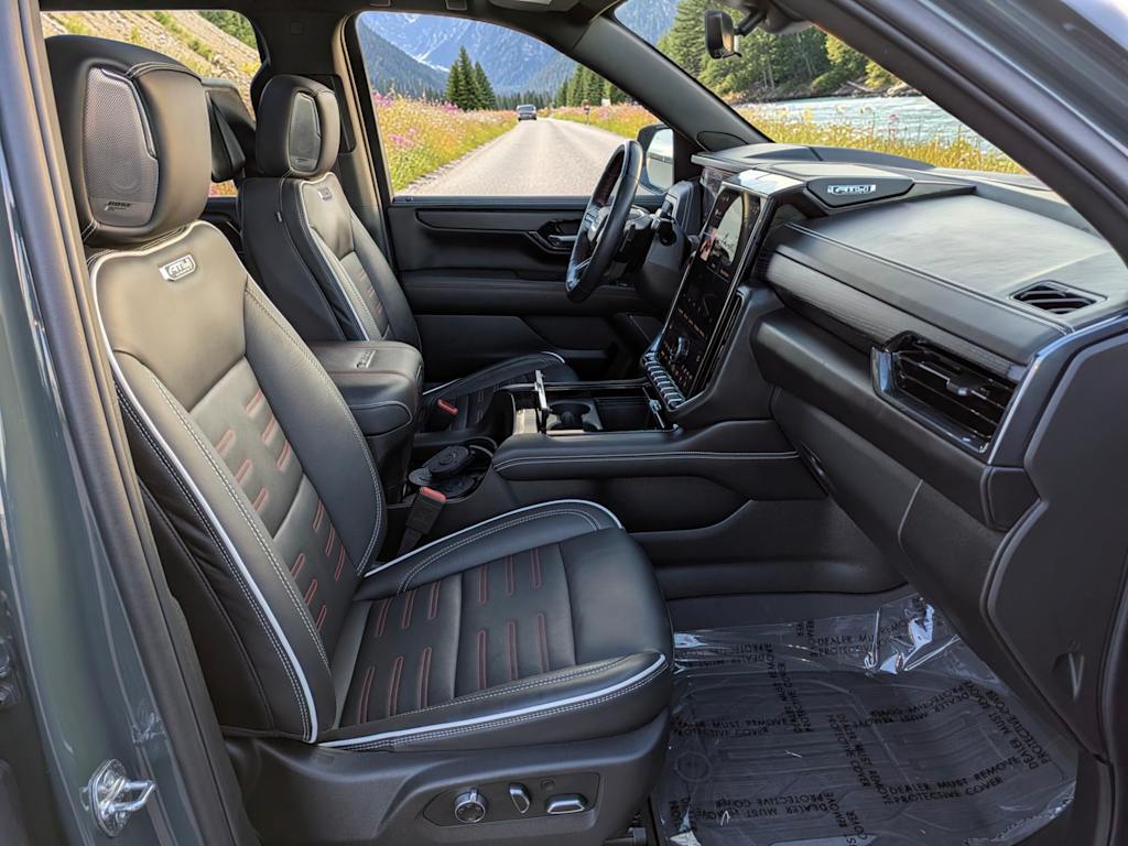 Thumbnail: 2025 GMC Yukon XL - 12