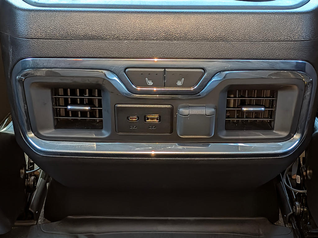 Thumbnail: 2023 GMC Sierra 3500 - 34