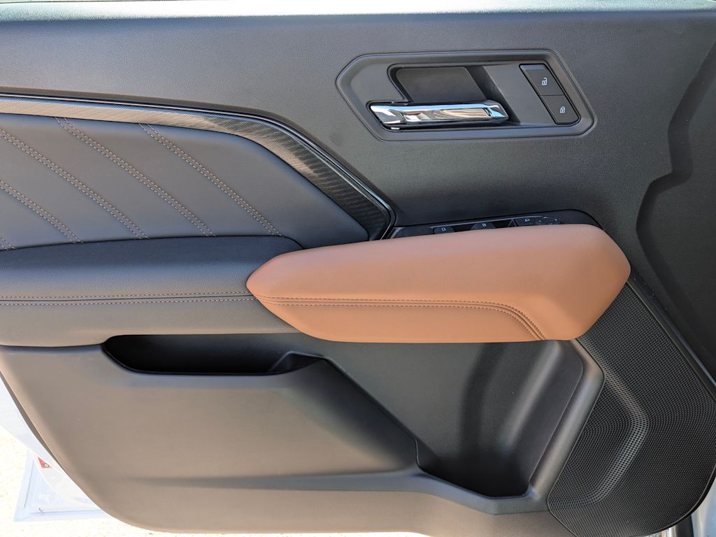 Thumbnail: 2025 GMC Canyon - 25