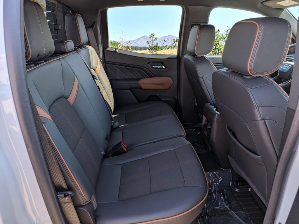 Thumbnail: 2025 GMC Canyon - 26