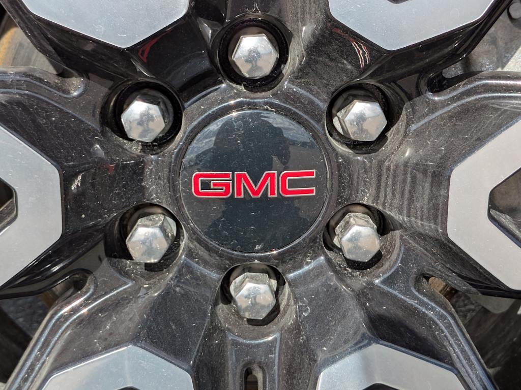 2023 GMC Sierra 1500 AT4 9